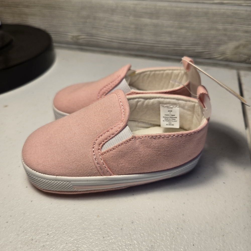 NWT First Impressions Unisex Slip On Soft Sole Shoes  Kid Size 4